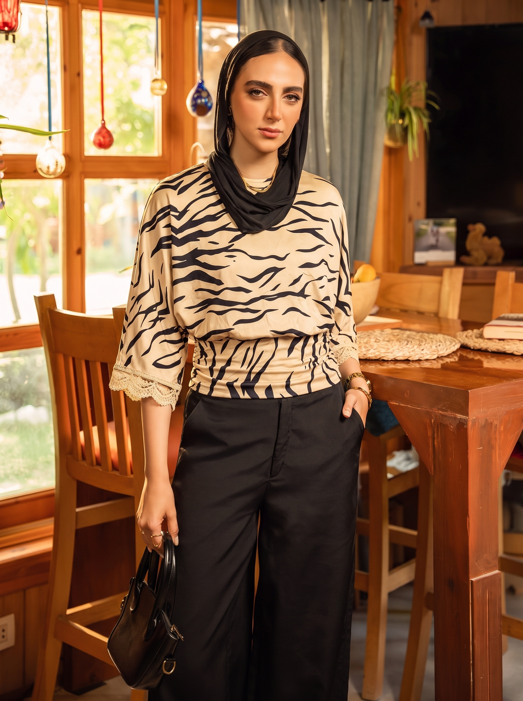 Wild Print Round Neck Blouse